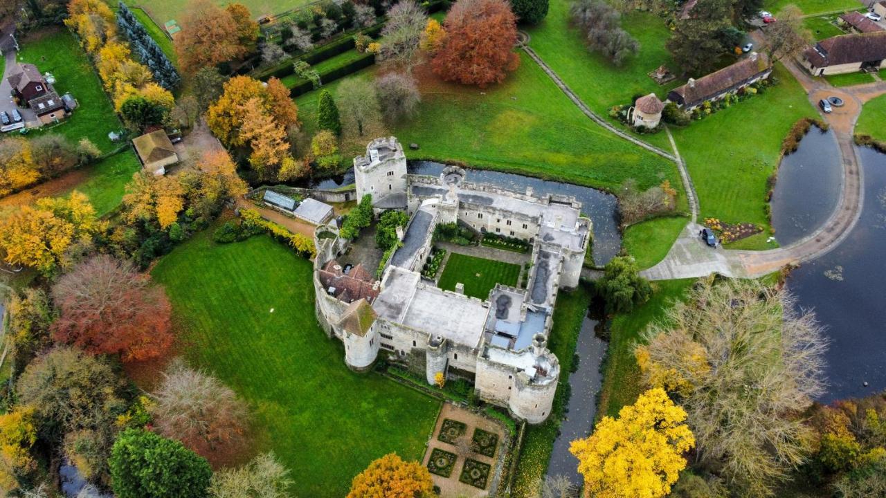 Lady Florence, Maidstone A Unique River Boat With Castle Views Apartment ภายนอก รูปภาพ